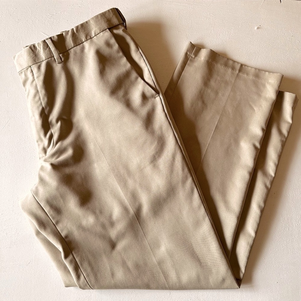 Haggar Men’s Straight Fit Khaki Dress Pants 36 x 32